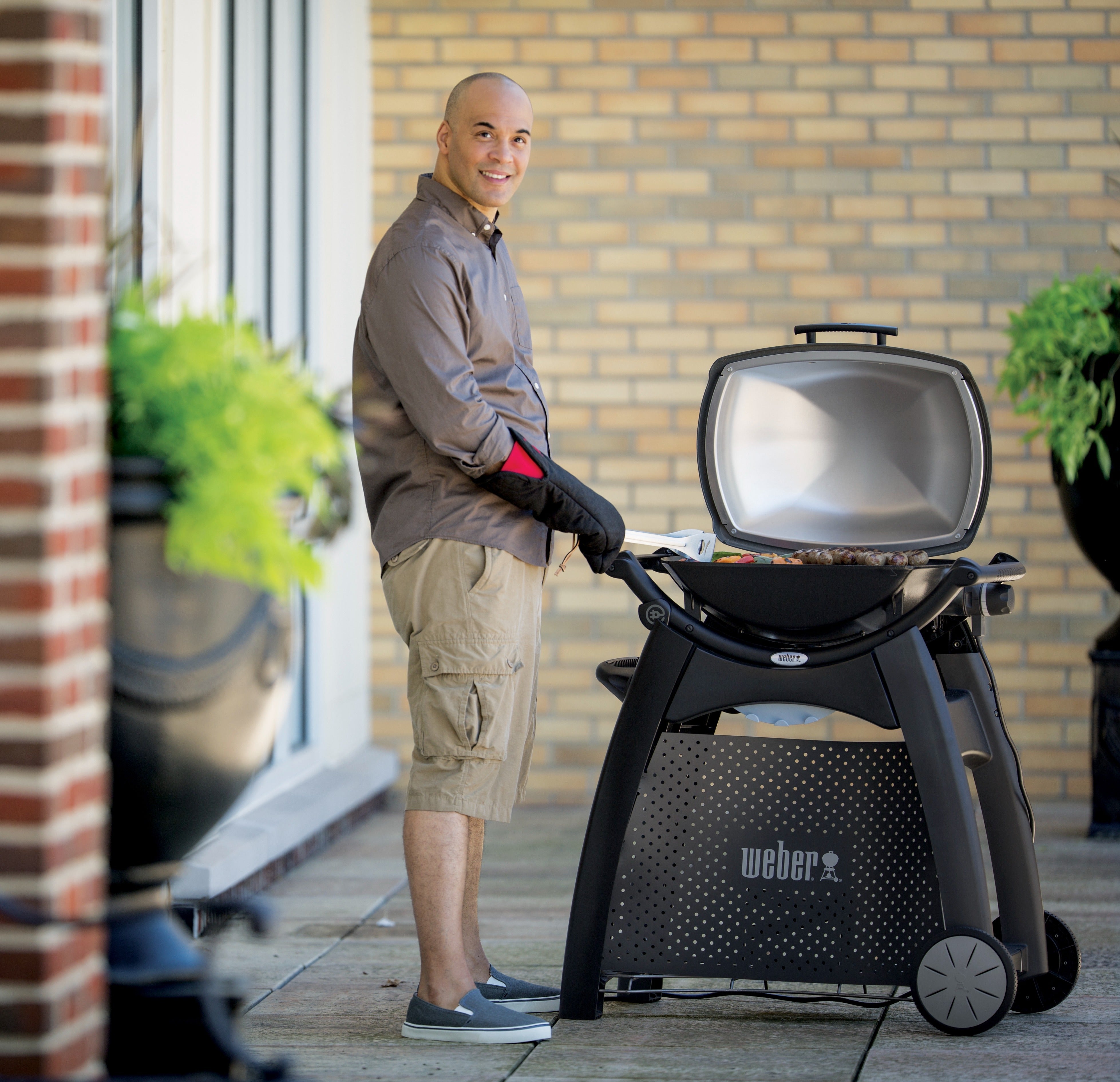 Weber Cart for Q2000 Series Gas Grill, Black WEBER